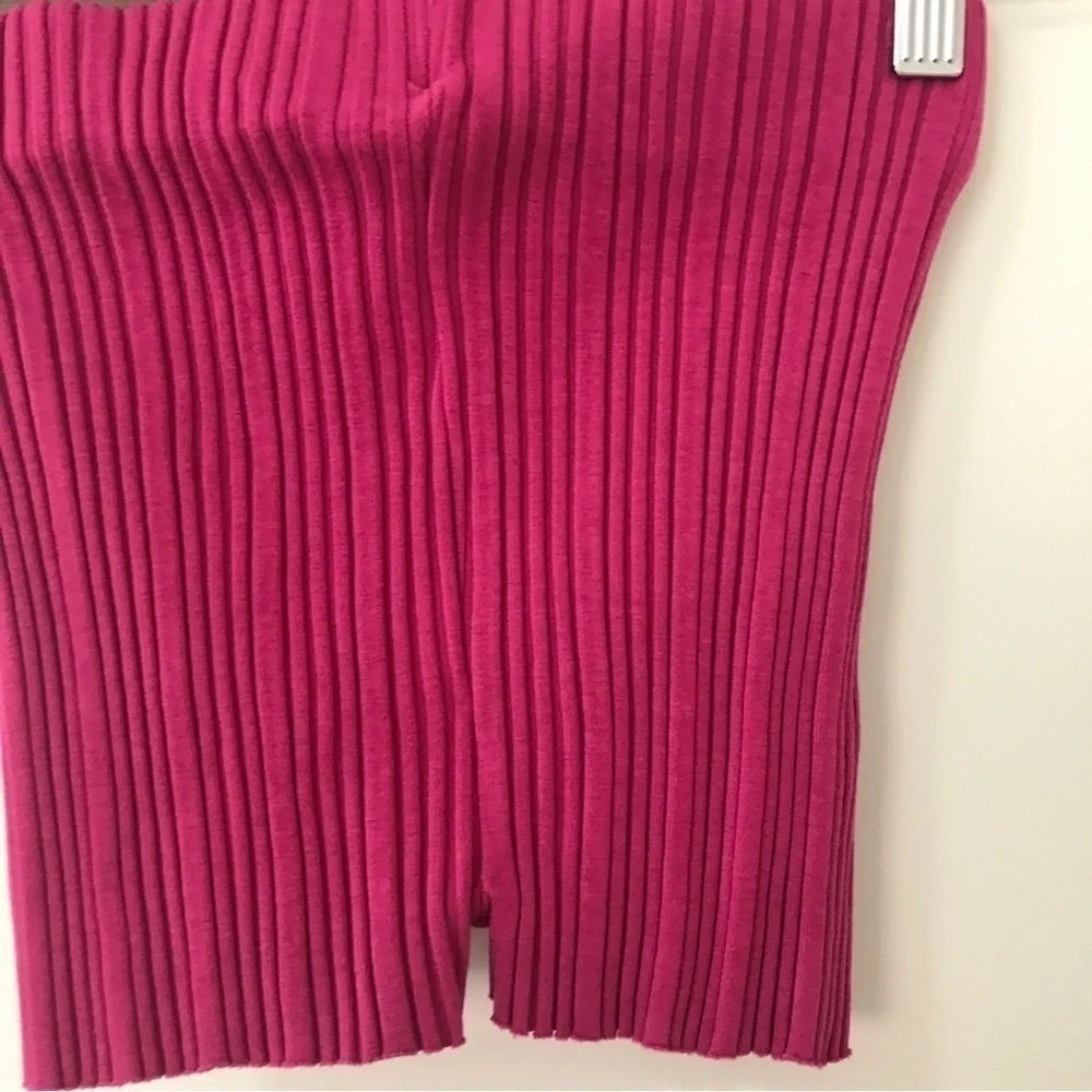 3/$15 Zara hot pink ribbed bodycon textured knit shorts - Picture 5 of 5
